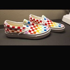 Vans Off the Wall Rainbow Checkered skate shoes. Womens 6. Mens 4.5
